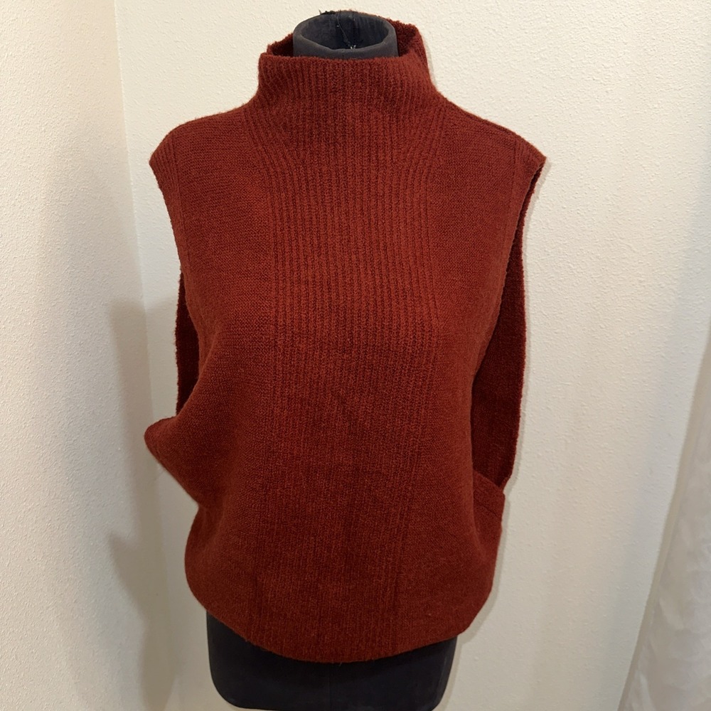 Banana Republic NWT  Alpaca Wool‎ Sweater Vest Fuzzy Size Small  Rusty Orange